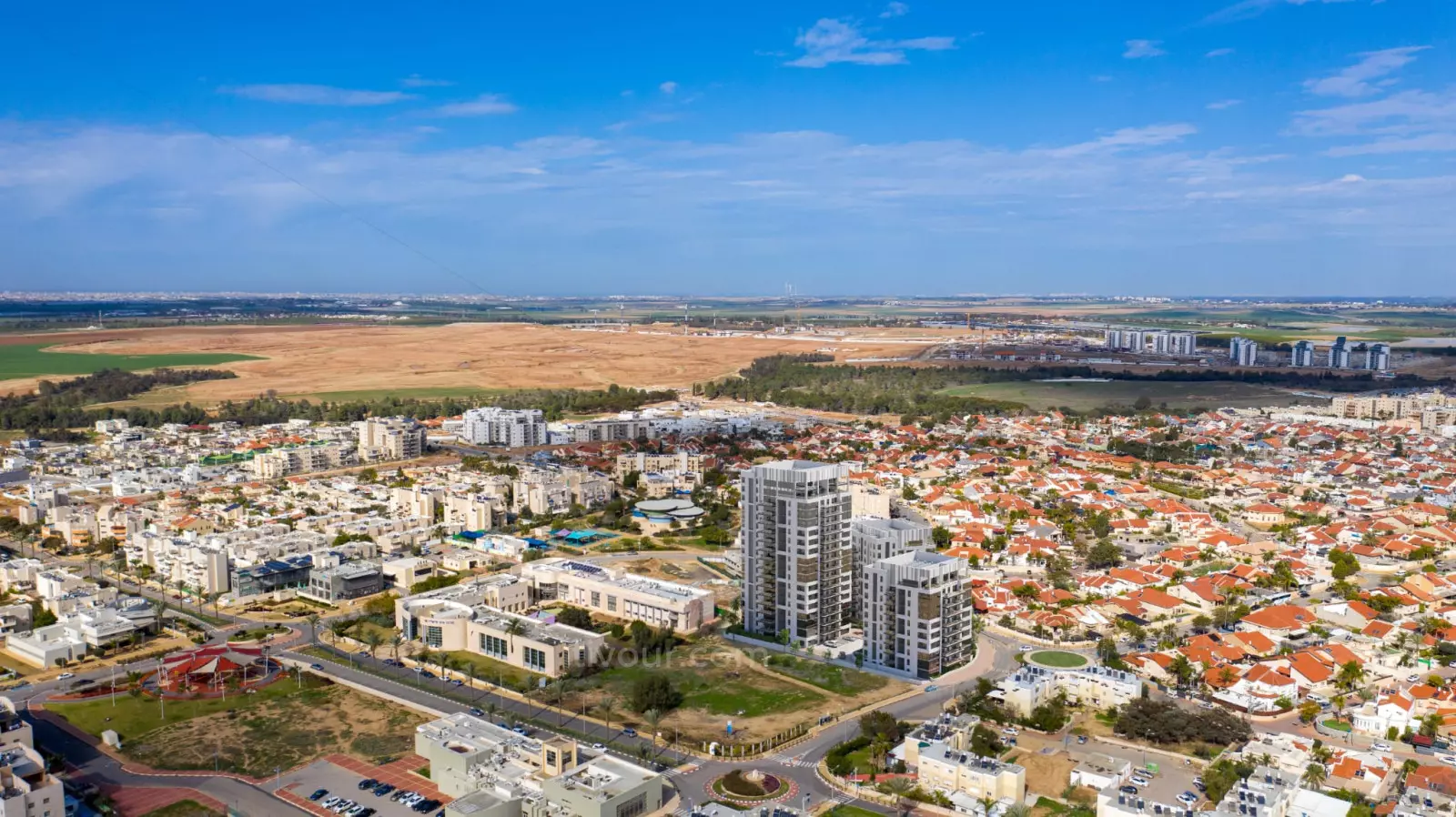 découvrez les opportunités d'investissement immobilier en israël, un marché dynamique offrant des rendements attractifs et une croissance continue. explorez les meilleures zones, les tendances actuelles et les conseils d'experts pour réussir votre projet d'investissement.