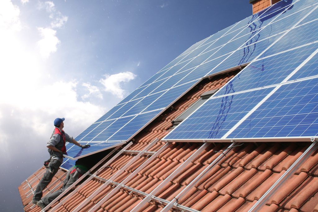 découvrez comment maximiser les aides financières pour l'installation de panneaux solaires en 2025. profitez des subventions, crédits d'impôt et autres soutiens pour rendre votre projet solaire plus accessible et rentable.