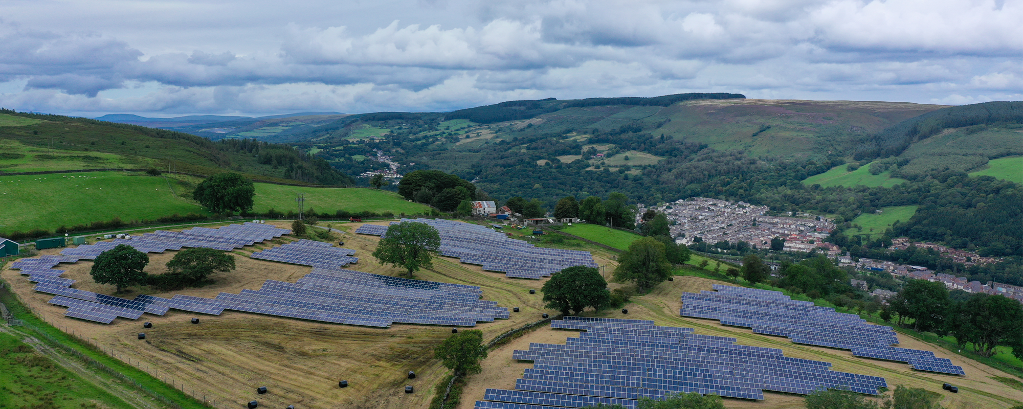 découvrez les mythes entourant les panneaux solaires et apprenez la vérité sur leur fonctionnement, leur efficacité et leur impact environnemental. ne vous laissez pas tromper par des idées reçues et informez-vous sur l'énergie solaire et ses avantages.