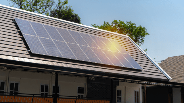 découvrez la vérité sur les mythes courants concernant les panneaux solaires. déboulonnez les idées reçues et informez-vous sur l'efficacité, le coût et l'impact environnemental de cette source d'énergie renouvelable.