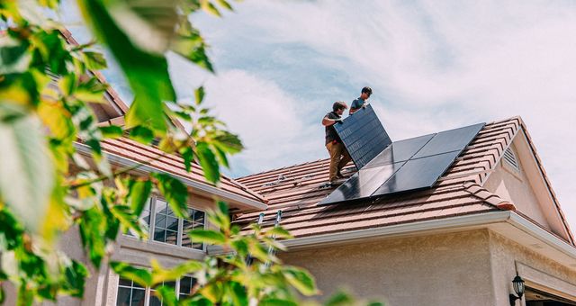 découvrez comment optimiser l'efficacité de vos panneaux solaires grâce à nos conseils pratiques et astuces pour maximiser votre production d'énergie renouvelable.