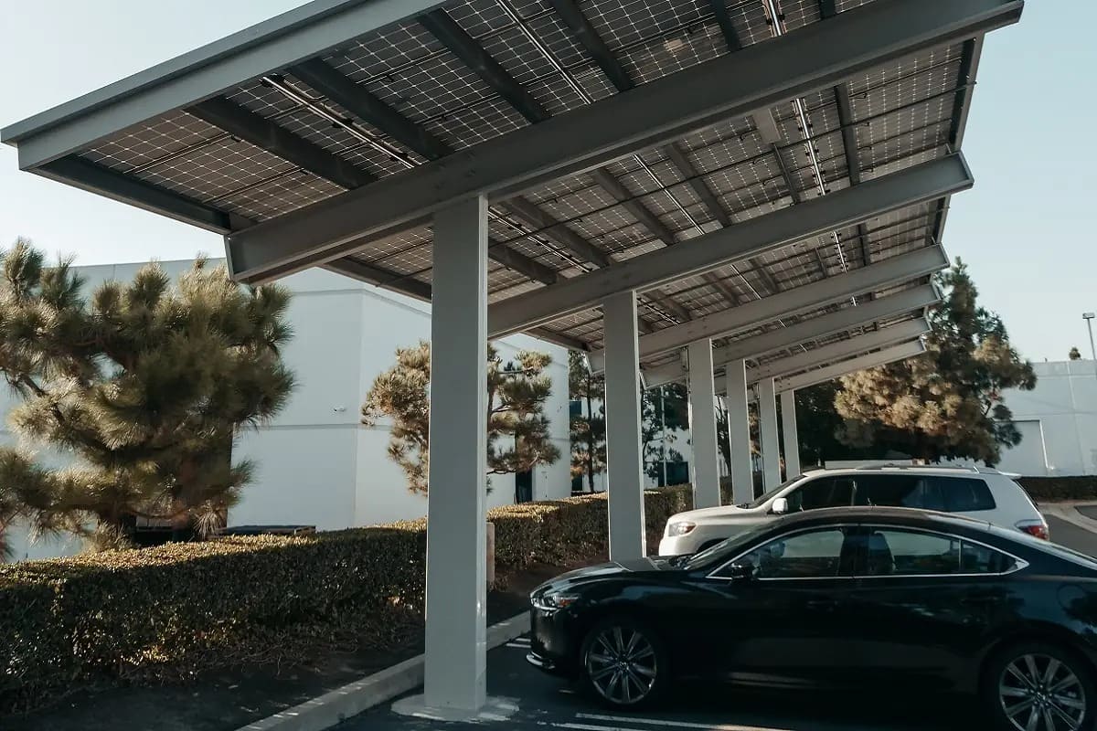 découvrez le carport solaire 2025, une solution innovante alliant protection de votre véhicule et production d'énergie verte. profitez d'une installation durable et esthétique qui transforme votre espace extérieur en une source d'énergie écologique. optez pour un avenir plus vert !