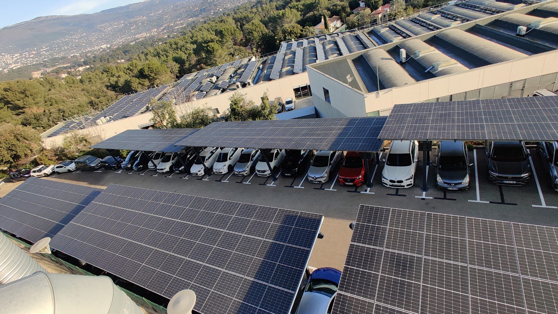 découvrez les innovations et les tendances des panneaux photovoltaïques en 2025. optimisez votre consommation d'énergie et réduisez votre empreinte carbone avec des technologies solaires de pointe. informez-vous sur les avantages, les subventions et les opportunités d'investissement dans l'énergie renouvelable.