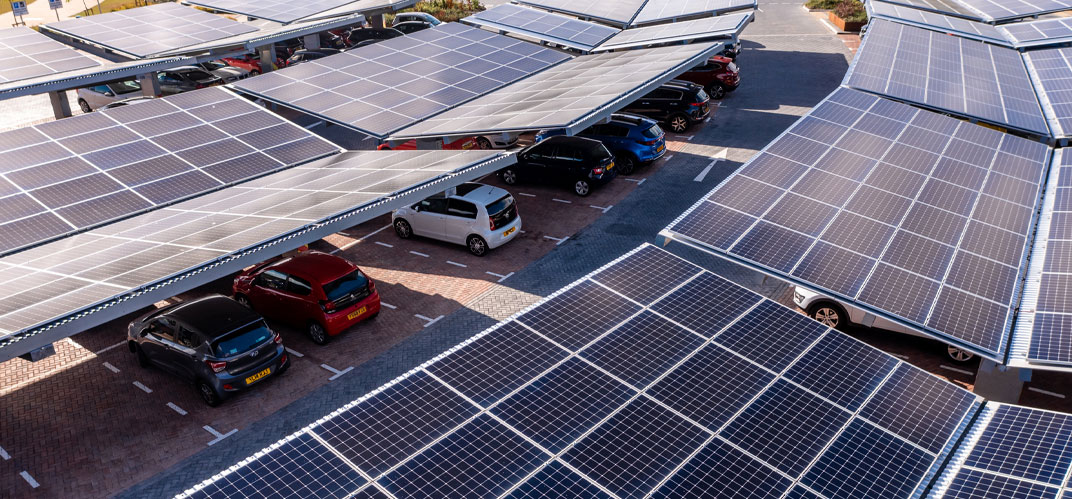 découvrez les avantages des panneaux photovoltaïques pour vos parkings. optimisez votre espace tout en produisant de l'énergie renouvelable. contribuez à la transition énergétique tout en réduisant vos factures d'électricité.