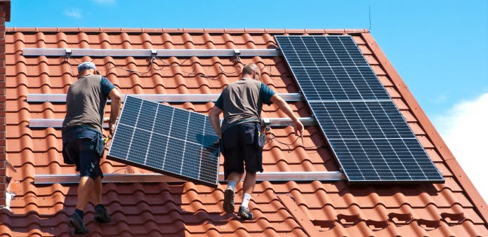 d&eacute;couvrez les avantages des panneaux solaires pour r&eacute;duire vos factures d'&eacute;lectricit&eacute; et contribuer &agrave; une plan&egrave;te plus verte. informez-vous sur les diff&eacute;rents types de panneaux, leur installation et les aides disponibles pour un projet durable et &eacute;conomique.