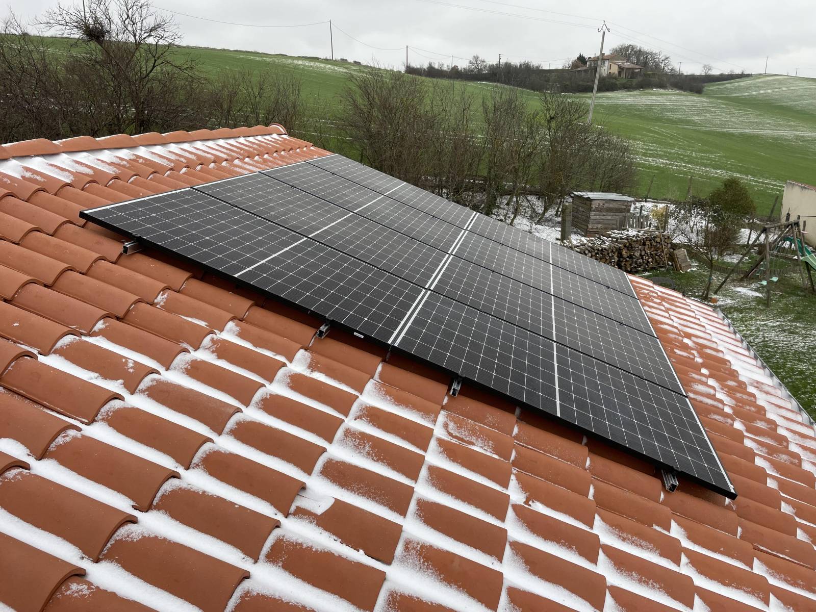 d&eacute;couvrez comment les panneaux solaires peuvent transformer l'&eacute;nergie solaire en &eacute;lectricit&eacute; pour votre maison ou votre entreprise. optez pour une solution &eacute;cologique et &eacute;conomique, r&eacute;duisez vos factures d'&eacute;nergie et contribuez &agrave; la protection de l'environnement.