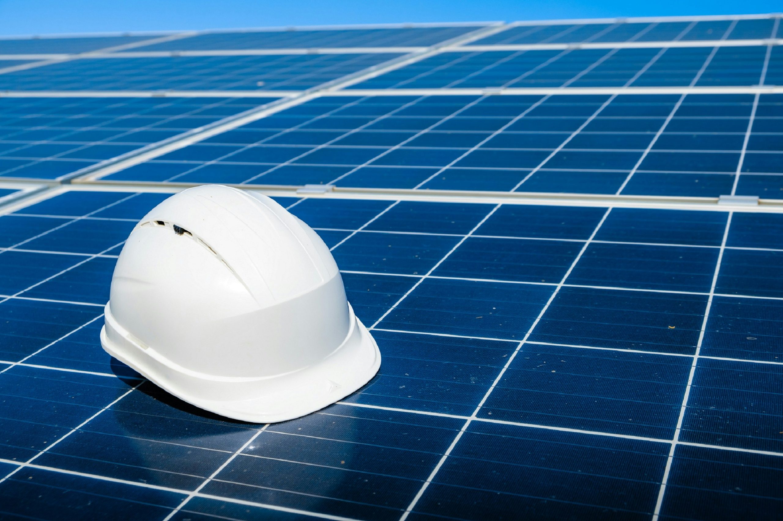 d&eacute;couvrez les innovations et tendances des panneaux solaires en 2025. optimisez votre consommation d'&eacute;nergie et investissez dans des solutions durables pour un avenir &eacute;cologique. informez-vous sur les nouvelles technologies, les subventions disponibles et les b&eacute;n&eacute;fices environnementaux.