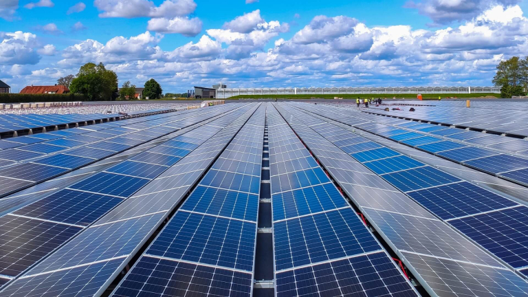 découvrez les tendances et innovations des panneaux solaires en 2025. optimisez votre consommation d'énergie et faites le point sur les technologies durables pour un avenir plus vert. explorez les meilleures solutions photovoltaïques adaptées à vos besoins énergétiques.