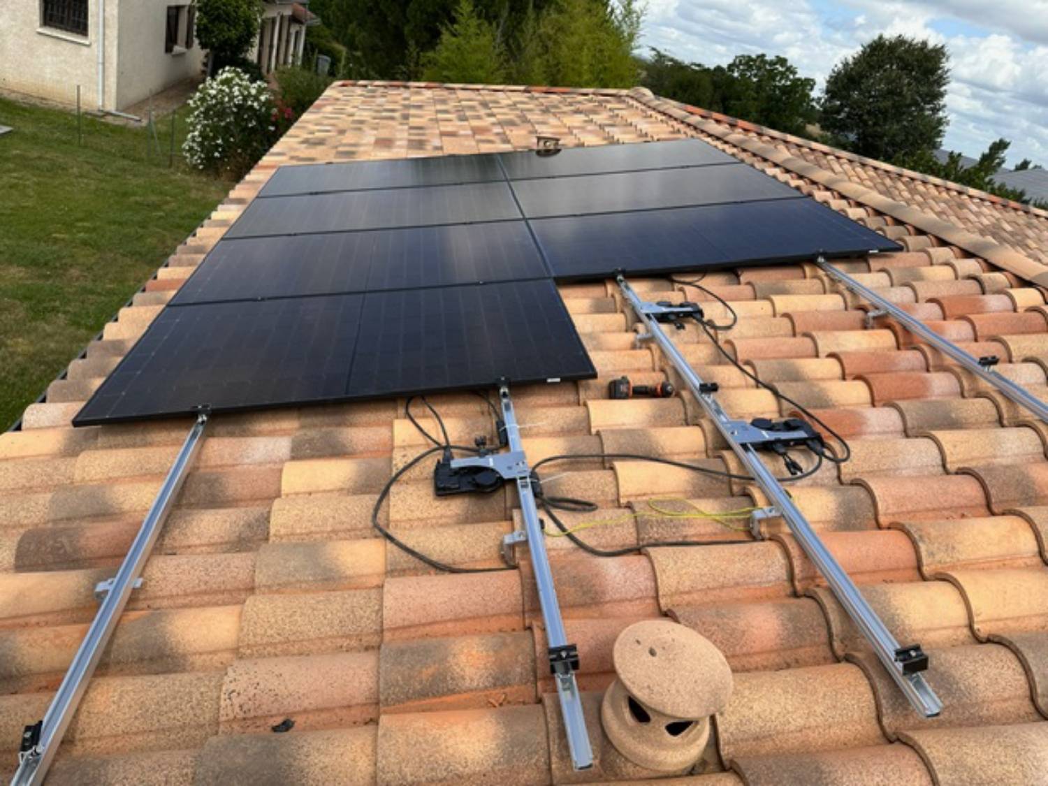 découvrez les panneaux solaires topcon, la solution idéale pour maximiser votre production d'énergie renouvelable. performants et fiables, ils s'adaptent à tous vos besoins énergétiques tout en contribuant à la préservation de l'environnement.