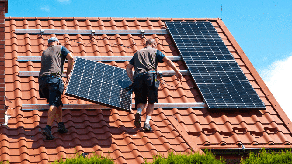 découvrez les tendances et les estimations des prix des panneaux solaires en 2025. informez-vous sur les facteurs influençant les coûts et les économies d'énergie potentielles pour un avenir durable.
