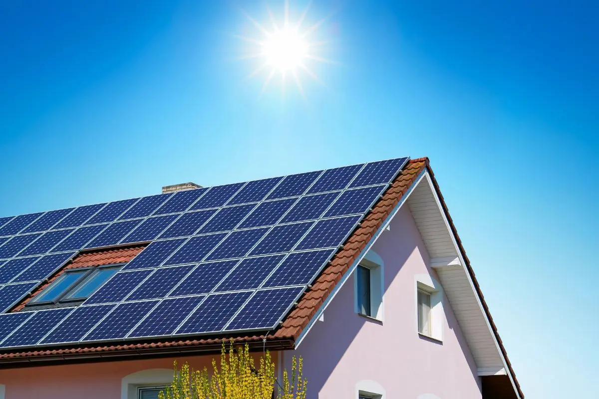 découvrez les tendances et prévisions des prix des panneaux solaires en 2025. informez-vous sur les facteurs influençant ces coûts et faites le choix éclairé pour votre transition énergétique.