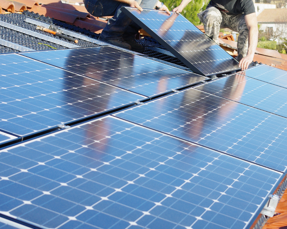 découvrez les prix des panneaux solaires et les solutions adaptées à votre budget. informez-vous sur les options disponibles, les aides financières et les avantages de l'énergie solaire pour un habitat éco-responsable.