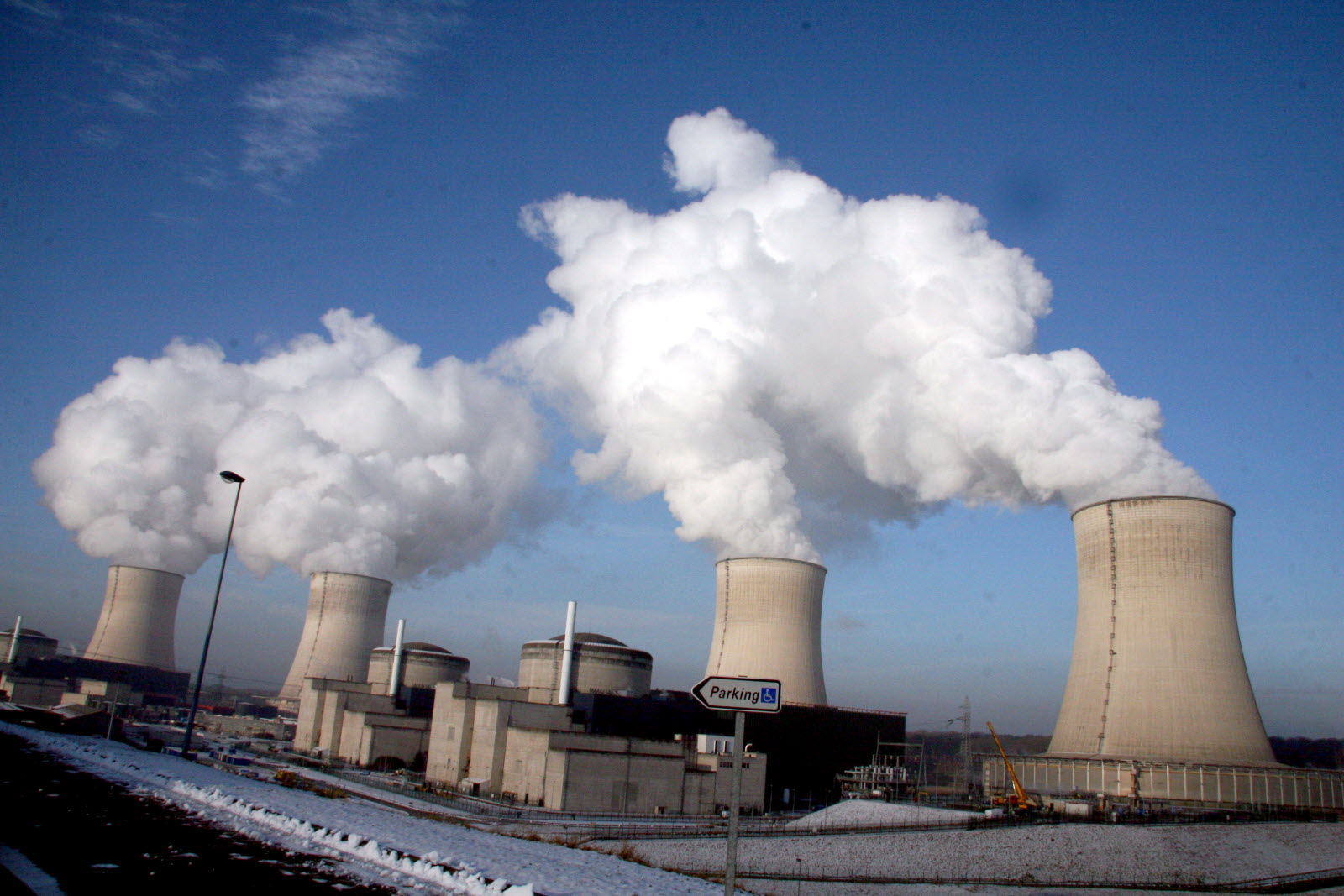 découvrez le projet innovant des réacteurs nucléaires, une avancée technologique pour une énergie durable. analysez les enjeux, les avantages et les défis de cette solution dans la transition énergétique.