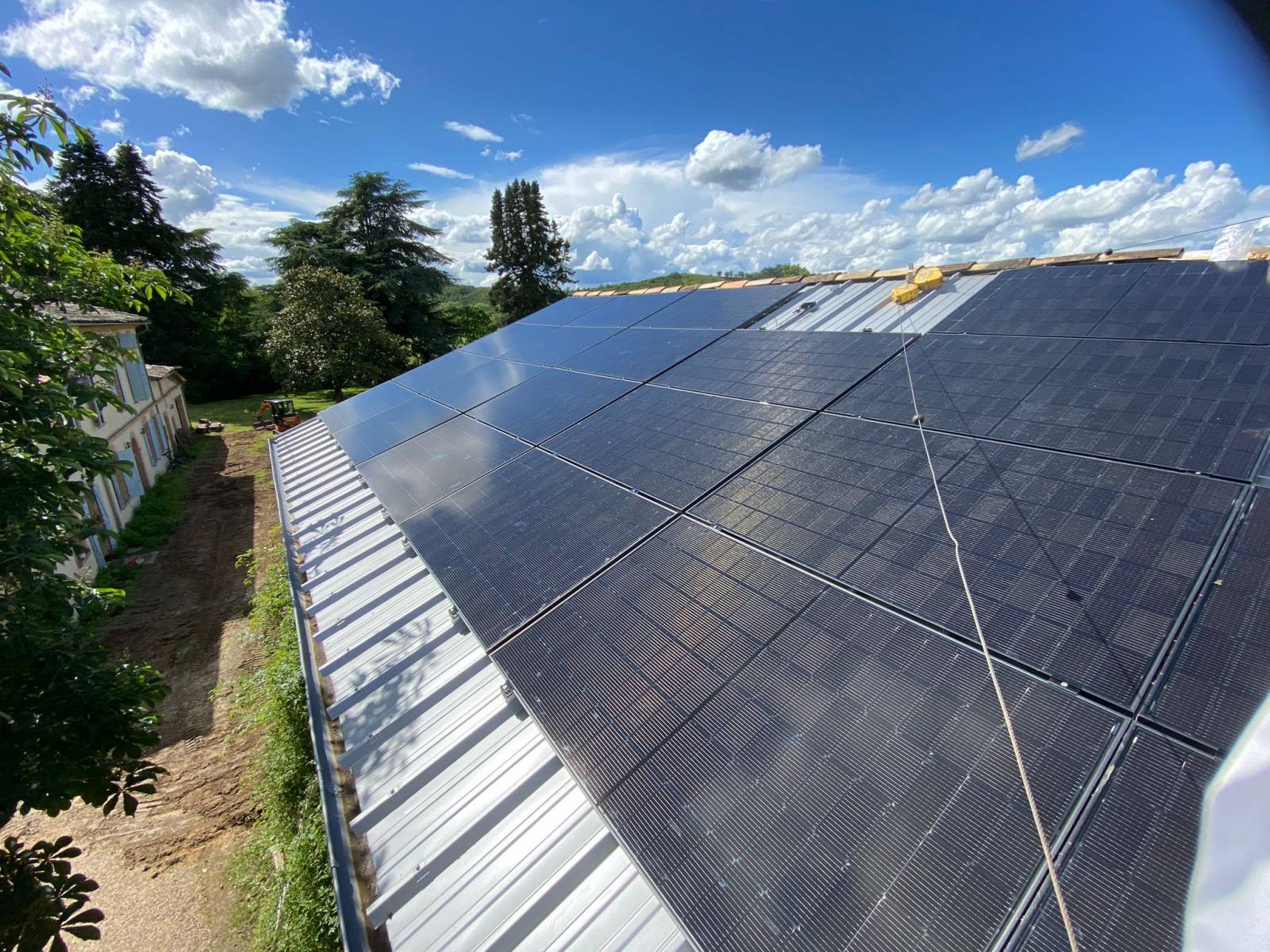 découvrez comment la revente d'énergie peut optimiser vos revenus tout en contribuant à une transition énergétique durable. explorez les opportunités offertes par le marché et les solutions innovantes pour revendre efficacement votre surplus d'électricité.