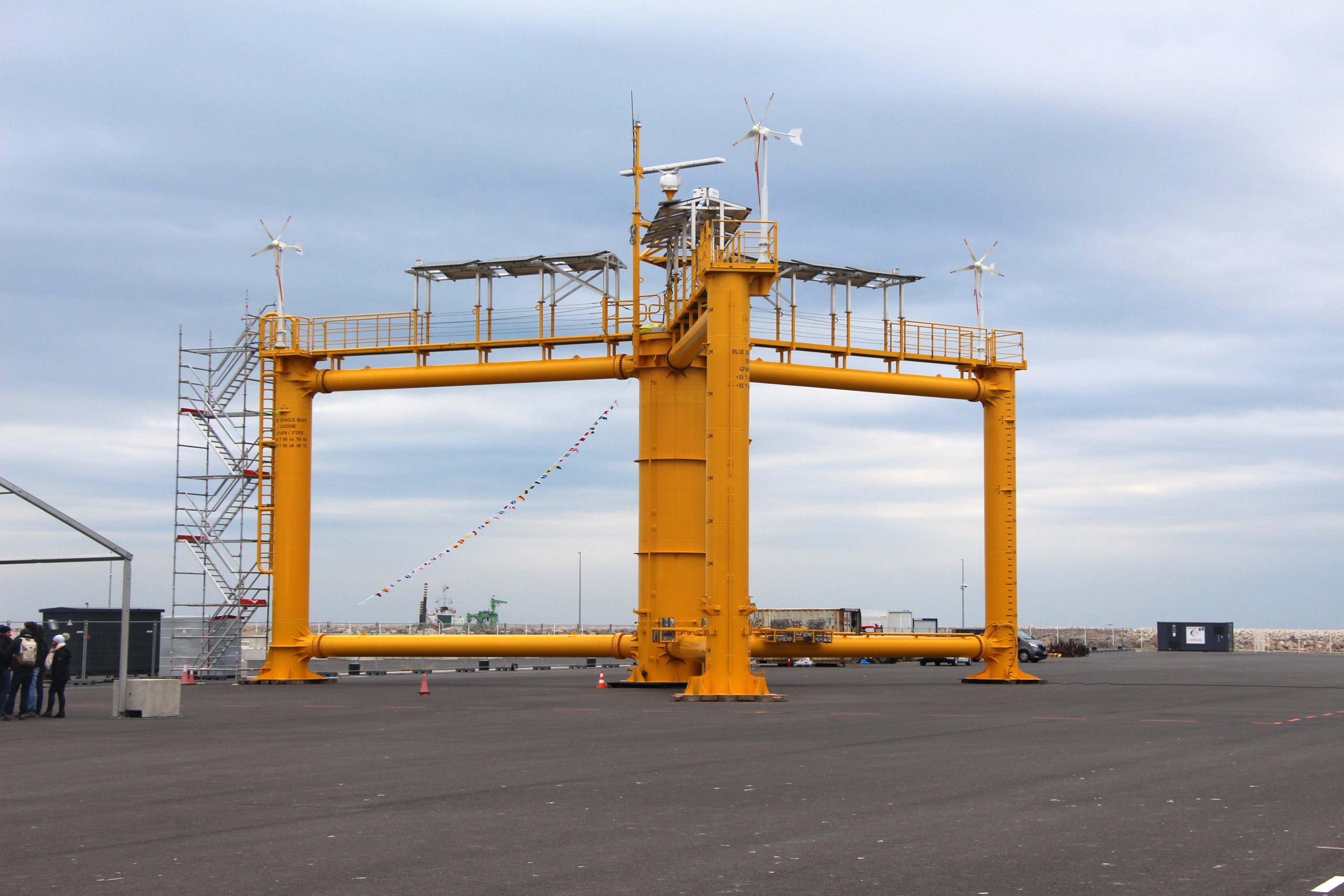 découvrez notre article sur la route solaire démontée, un projet innovant de revêtement routier durable qui utilise des panneaux solaires. apprenez-en plus sur les avantages, les défis rencontrés et l'impact environnemental de cette technologie avant-gardiste.