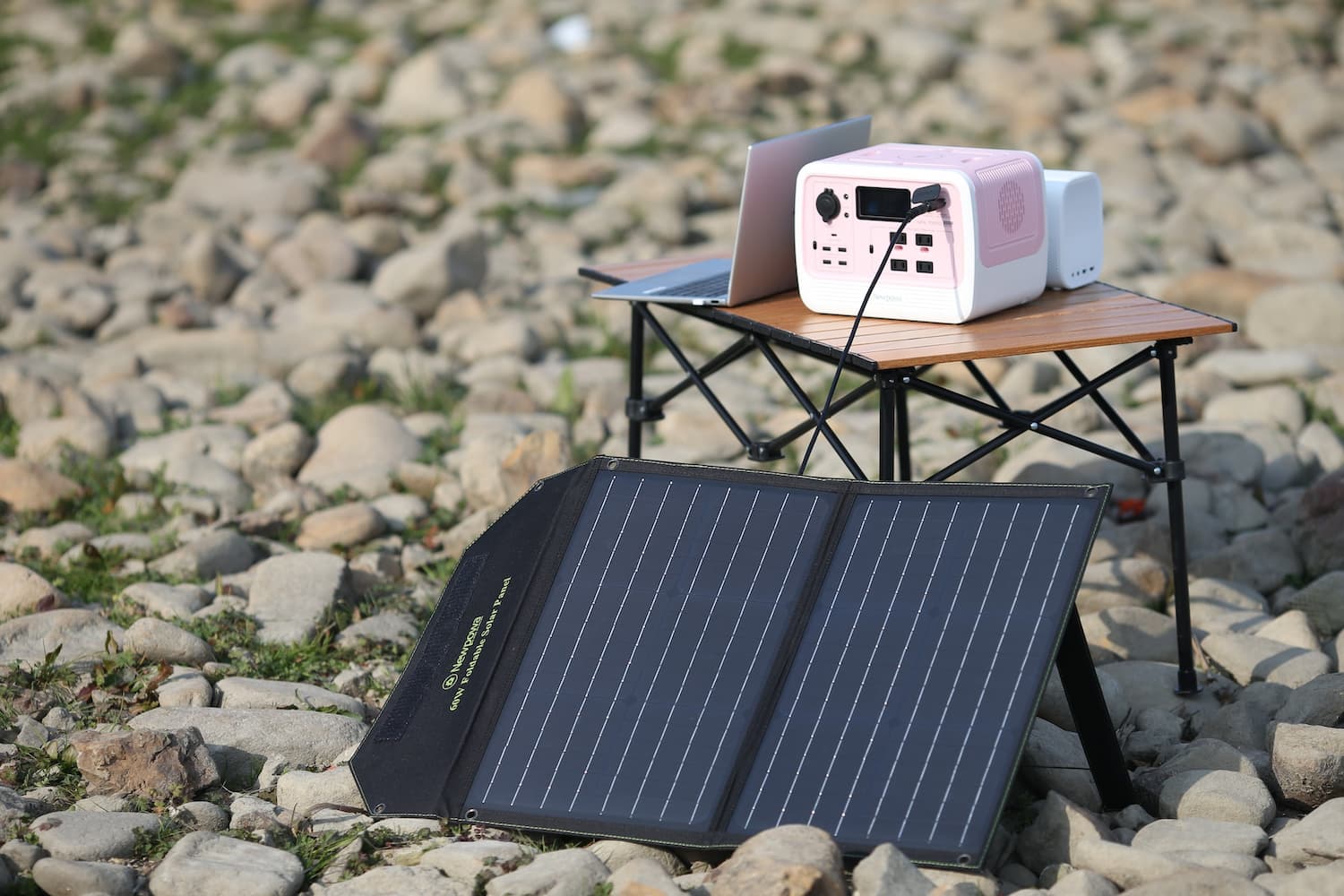 d&eacute;couvrez notre simulateur de panneaux solaires pratique, con&ccedil;u pour vous aider &agrave; &eacute;valuer le potentiel solaire de votre maison. obtenez des estimations pr&eacute;cises sur la rentabilit&eacute;, les &eacute;conomies d'&eacute;nergie et l'impact environnemental de l'installation de panneaux solaires. passez &agrave; une &eacute;nergie renouvelable d&egrave;s aujourd'hui !