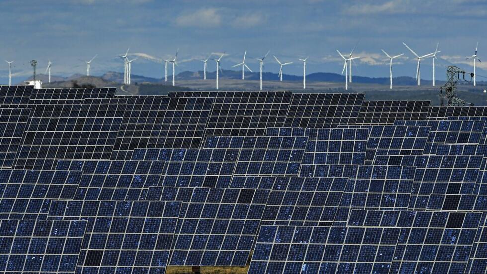 d&eacute;couvrez comment l'&eacute;nergie solaire fa&ccedil;onnera notre avenir d'ici 2050. explorez les avanc&eacute;es technologiques, l'impact environnemental, et les perspectives &eacute;conomiques de cette source d'&eacute;nergie renouvelable incontournable.