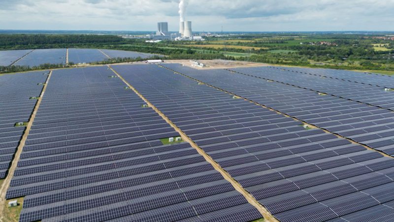 explorez les innovations et les tendances du solaire en 2050. d&eacute;couvrez comment l'&eacute;nergie solaire transformera notre avenir en mati&egrave;re d'&eacute;nergie renouvelable, avec des technologies avanc&eacute;es, des solutions durables et un impact positif sur l'environnement.
