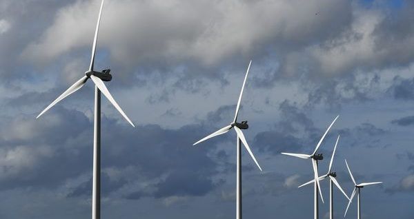 découvrez comment l'énergie solaire et éolienne se combine lors de notre assemblée pour promouvoir des solutions durables et innovantes. rejoignez-nous pour explorer les dernières avancées et opportunités dans le secteur des énergies renouvelables.
