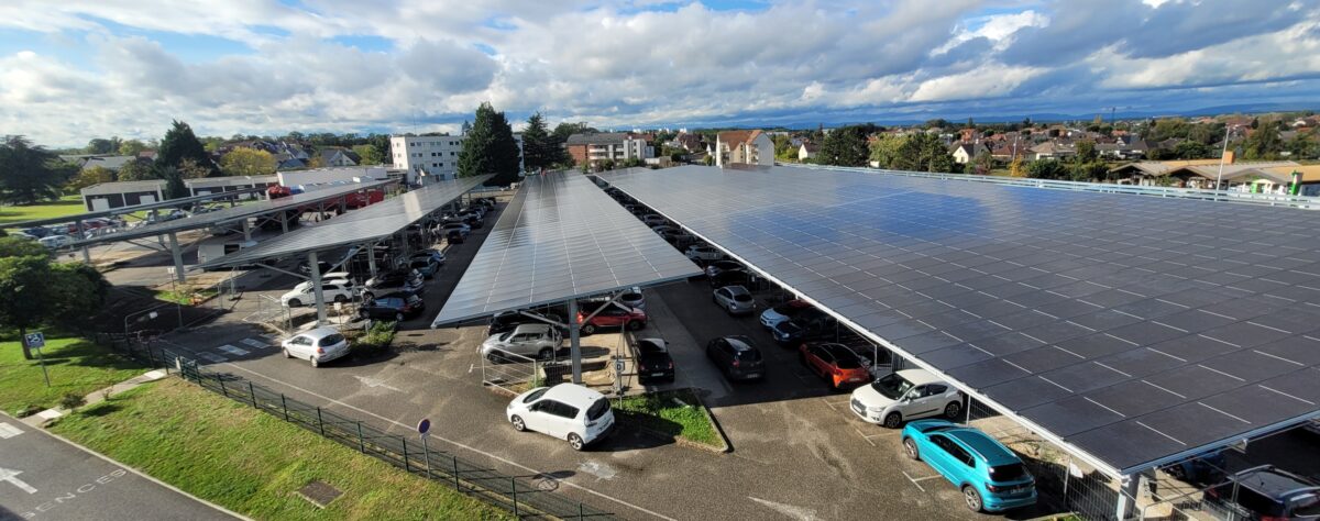 découvrez comment la solarisation des autoroutes contribue à l'énergie durable en intégrant des panneaux solaires le long des routes, réduisant l'empreinte carbone et favorisant l'innovation écologique dans les infrastructures de transport.