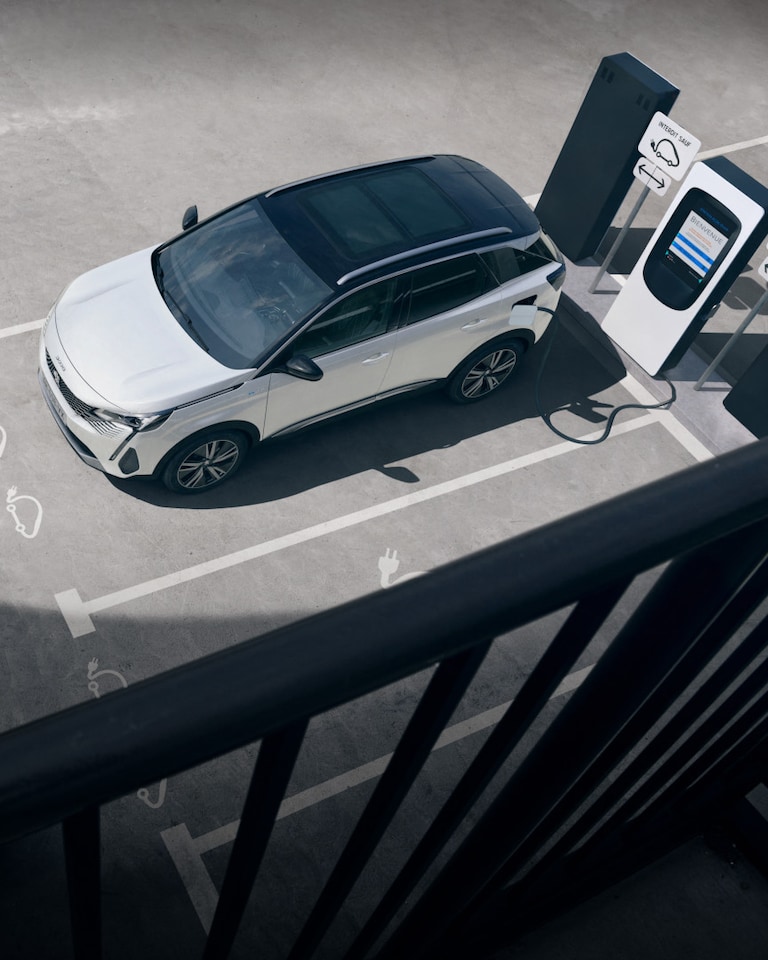 découvrez nos services de soutien dédiés aux véhicules électriques, incluant des conseils d'experts, un accompagnement personnalisé et des solutions de recharge adaptées pour optimiser votre expérience de conduite électrique.