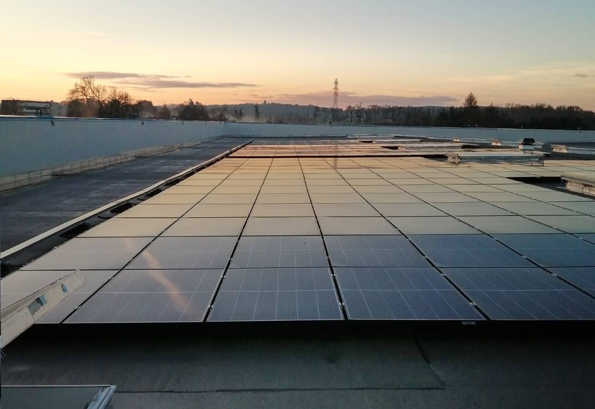 d&eacute;couvrez tout ce que vous devez savoir sur les subventions pour l'installation de panneaux solaires en 2025. informez-vous sur les aides financi&egrave;res disponibles, les crit&egrave;res d'&eacute;ligibilit&eacute; et les d&eacute;marches &agrave; suivre pour profiter de ces incitations &eacute;cologiques et r&eacute;duire vos factures d'&eacute;nergie.