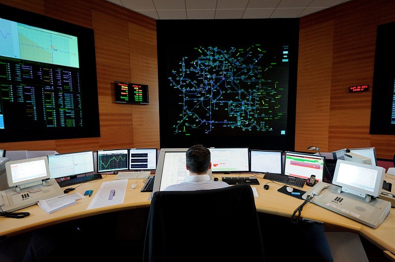 découvrez comment les systèmes électriques évoluent dans le cadre de la transition énergétique. apprenez les enjeux et les solutions innovantes pour un avenir durable, alliant efficacité, renouvelables et technologies intelligentes.