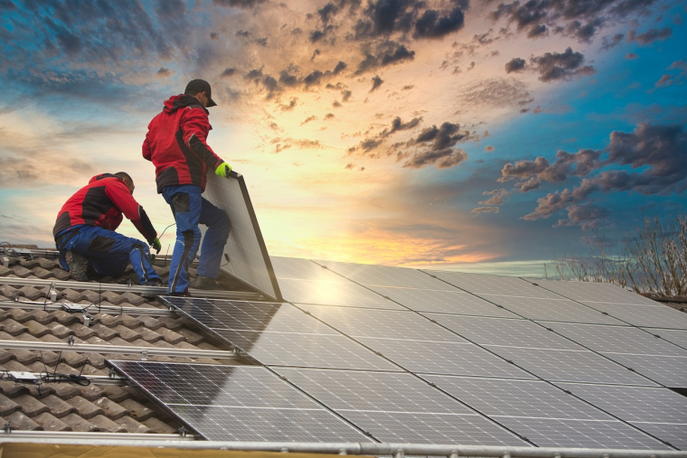 d&eacute;couvrez les tarifs des panneaux solaires en 2025. comparez les prix, les subventions et les aides disponibles pour investir dans l'&eacute;nergie verte. faites le bon choix pour votre investissement durable d&egrave;s aujourd'hui.