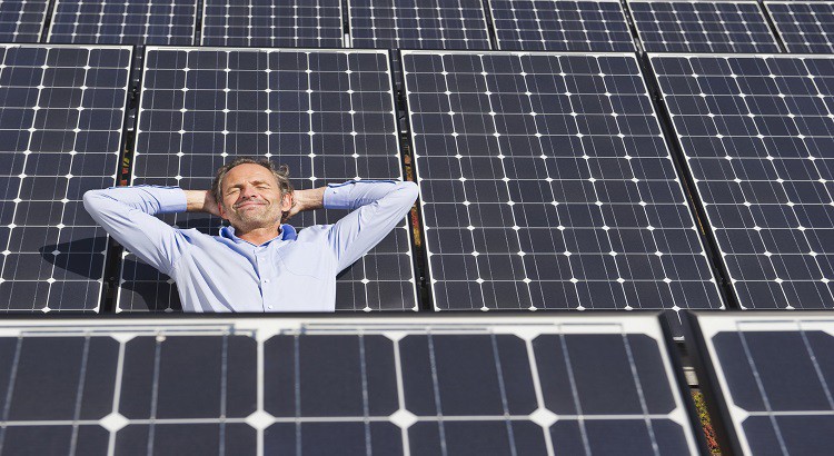 découvrez comment les technologies solaires peuvent optimiser votre rentabilité. explorez les avantages économiques des panneaux solaires, les aides financières disponibles et les stratégies pour maximiser votre retour sur investissement en énergie renouvelable.