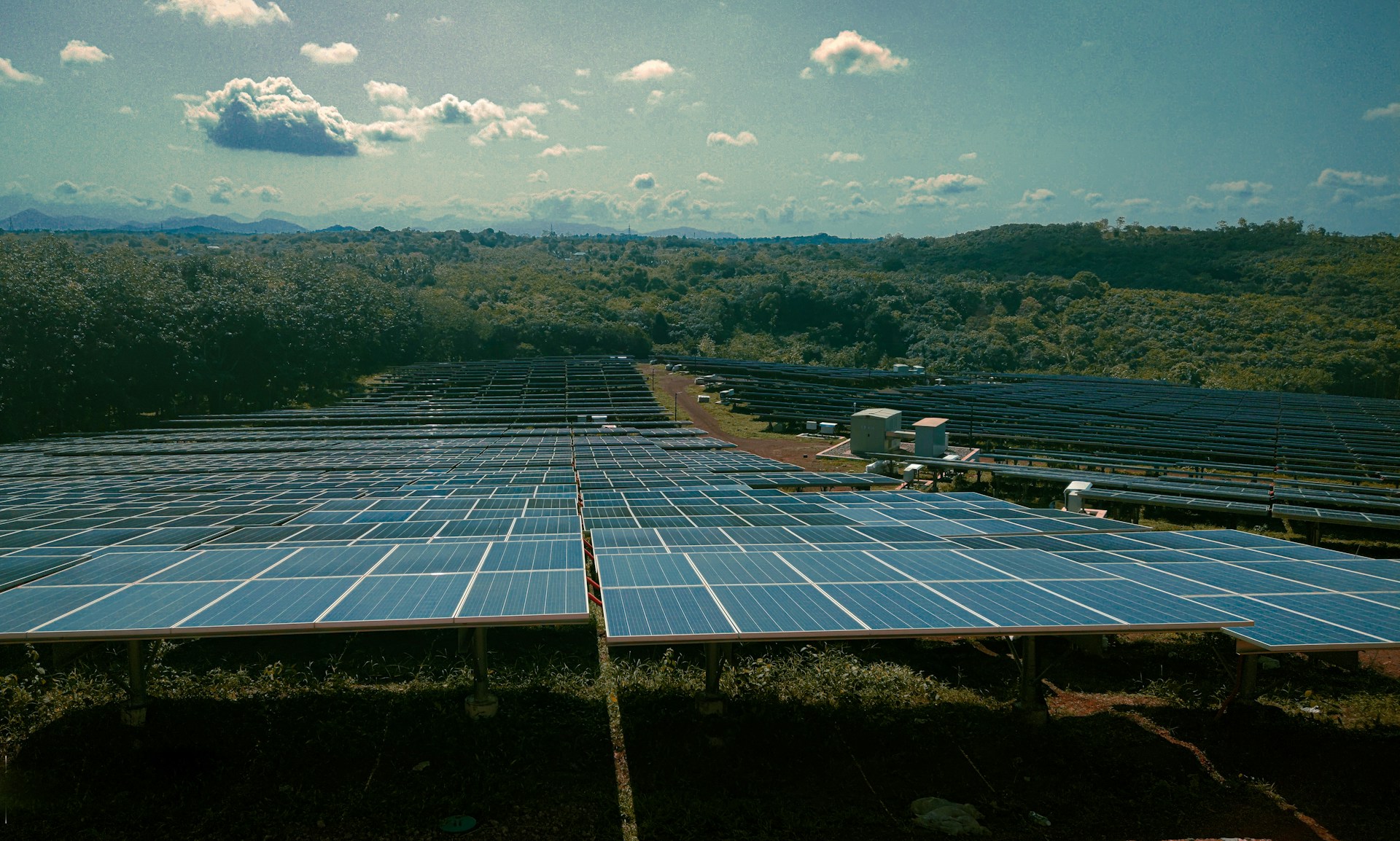 découvrez comment les technologies solaires peuvent transformer votre investissement en une source de revenus durable et rentable. explorez les avantages économiques de l'énergie solaire et comment optimiser votre retour sur investissement.