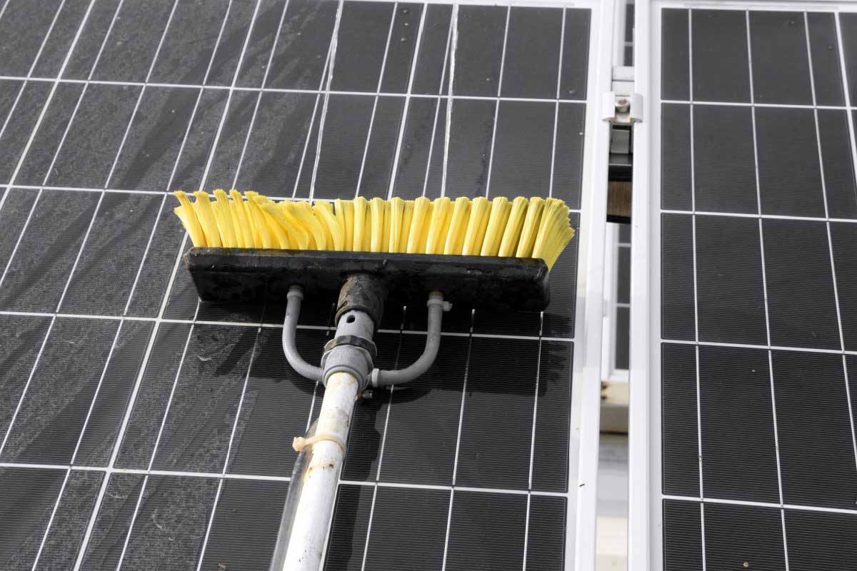 assurez le bon fonctionnement de votre installation solaire grâce à nos services de vérification des panneaux solaires. profitez d'un bilan complet pour optimiser la performance de votre système et garantir sa durabilité.