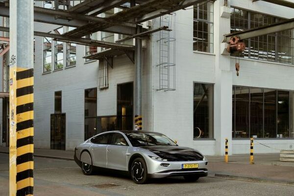 découvrez la révolution de la mobilité durable avec la voiture solaire lightyear 2025. alliant technologie de pointe et respect de l'environnement, cette voiture innovante vous offre une autonomie exceptionnelle grâce à l'énergie solaire. préparez-vous à adopter un mode de transport éco-responsable sans compromis sur le confort et le style.