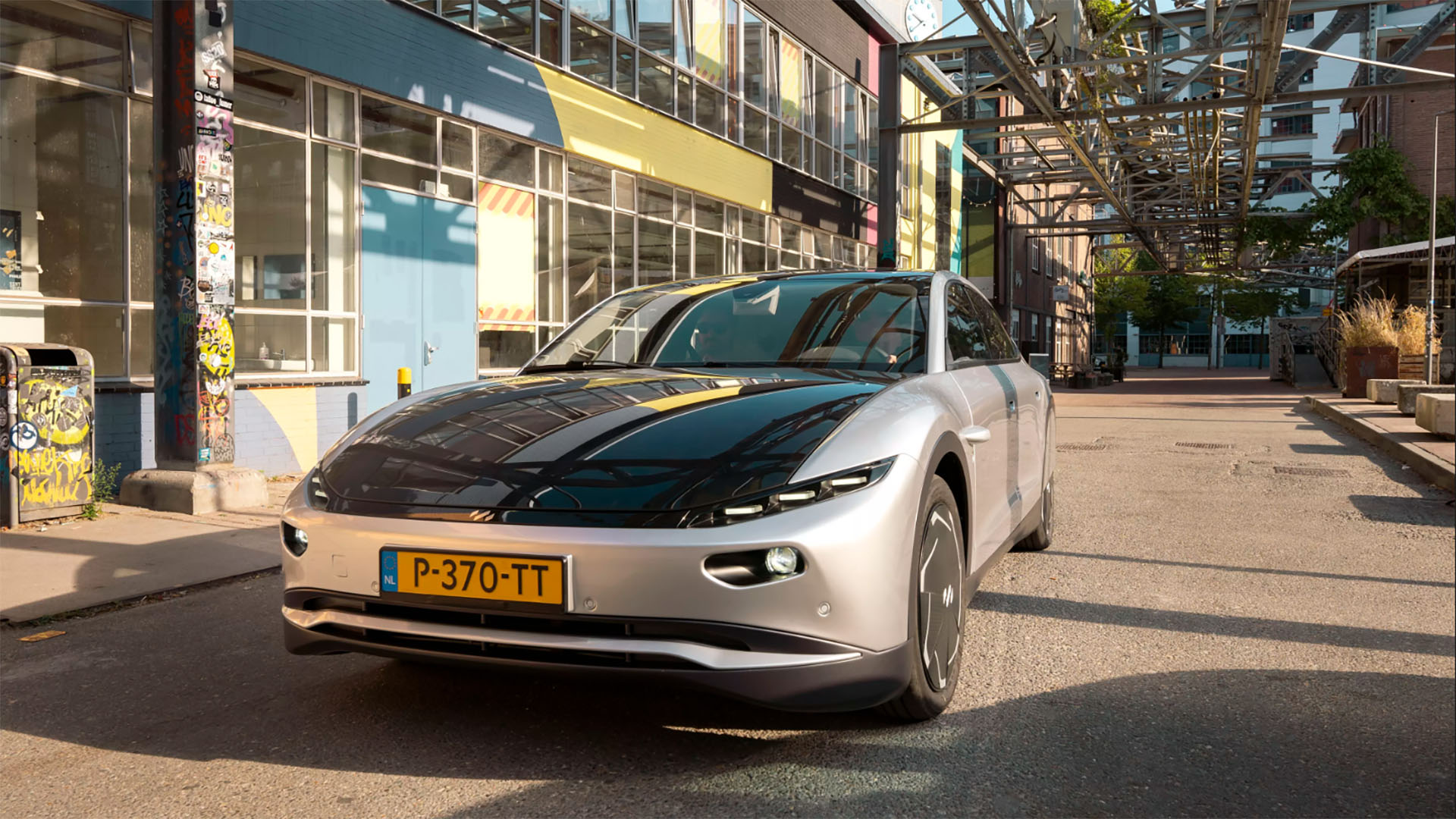 découvrez la voiture solaire lightyear 2025, une révolution dans le monde de la mobilité durable. offrant une énergie propre et innovante, cette voiture écoresponsable allie performance, design moderne et respect de l'environnement. prêt à entrer dans l'avenir de l'automobile ?