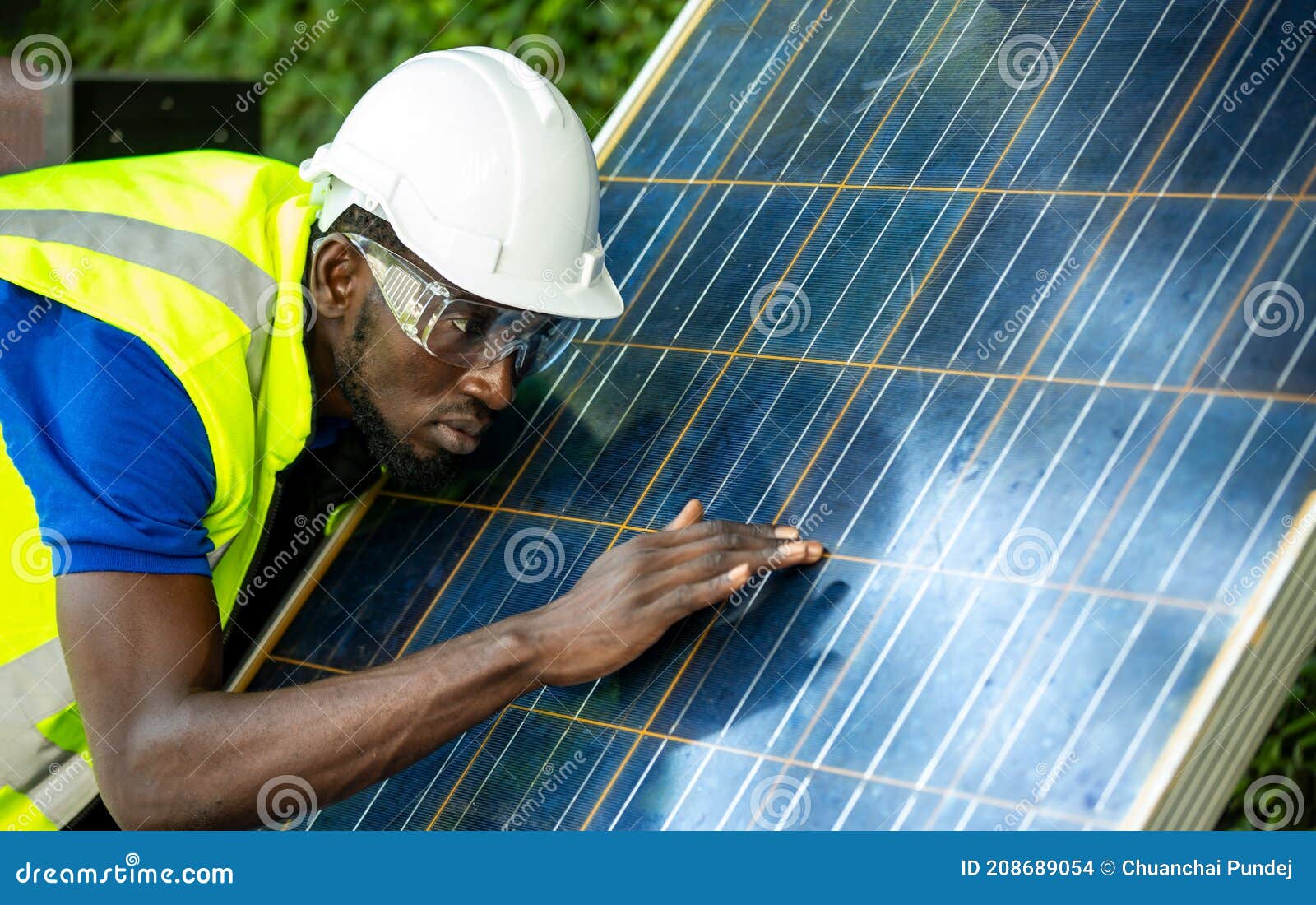 découvrez notre analyse complète des panneaux solaires : performances, avantages, inconvénients et conseils d'installation pour optimiser votre investissement énergétique.