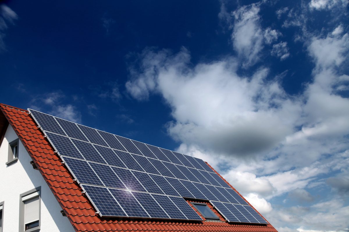 découvrez comment l'autoconsommation solaire transforme les logements en une source d'énergie durable et économique. adoptez une solution écologique pour réduire vos factures d'électricité et profiter des avantages d'une énergie renouvelable adaptée à votre foyer.