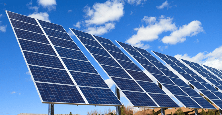 d&eacute;couvrez les multiples avantages de la simulation de panneaux solaires pour optimiser votre installation. anticipez vos &eacute;conomies d'&eacute;nergie, &eacute;valuez le rendement et maximisez votre investissement en r&eacute;alisant une simulation personnalis&eacute;e de votre projet solaire.