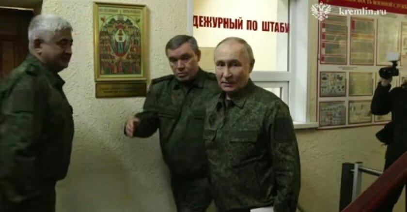 découvrez les répercussions de l'aide américaine sur le commandement ukrainien et les conséquences stratégiques de ce soutien crucial pour l'ukraine face aux défis contemporains.
