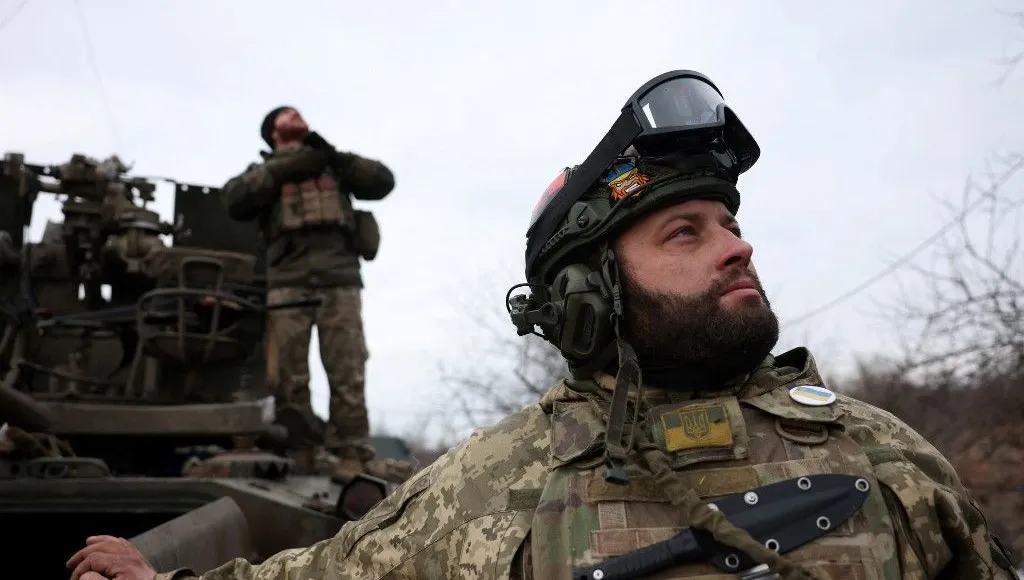découvrez comment les décisions des commandants ukrainiens, influencées par l'aide américaine, impactent le paysage militaire en ukraine. analyse des conséquences stratégiques et des enjeux actuels.