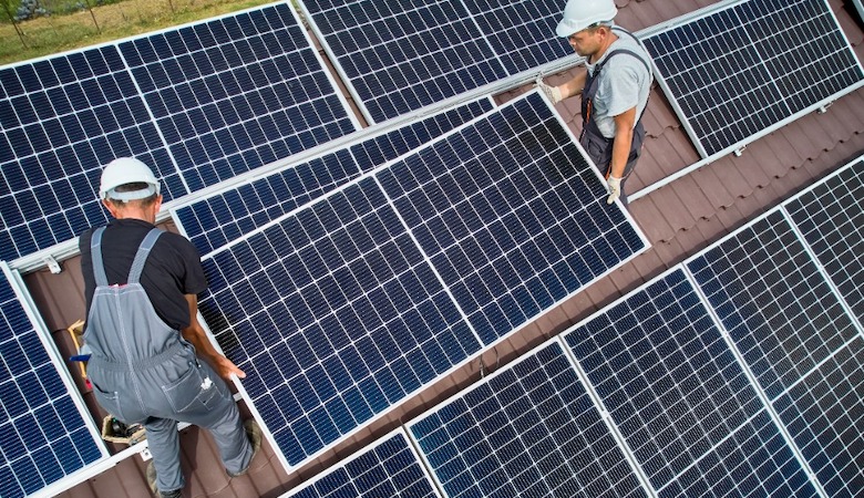 découvrez notre dispositif solaire innovant pour la purification de l'eau potable. écologique et économique, il utilise l'énergie solaire pour transformer l'eau non potable en une source potable, garantissant ainsi un accès durable à une eau saine et propre pour tous.