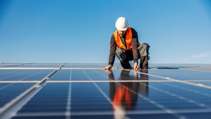 découvrez les dernières tendances et innovations de l'énergie solaire en europe en juin 2023. explorez les projets en cours, les politiques énergétiques et l'impact de l'énergie solaire sur la transition énergétique du continent.