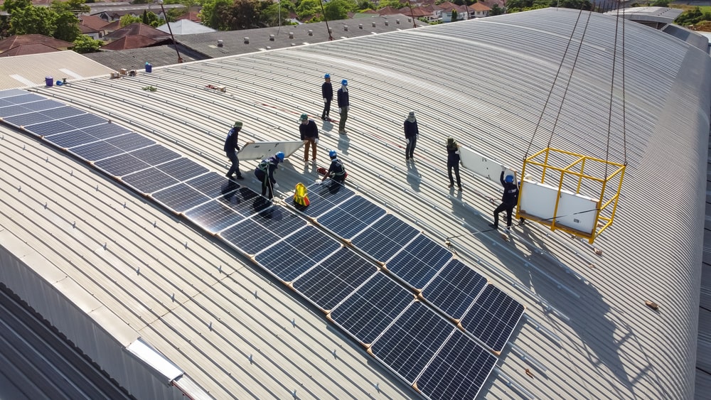 découvrez les enjeux financiers associés aux panneaux solaires, incluant les coûts d'installation, les économies d'énergie, les subventions disponibles et l'impact sur la rentabilité à long terme. informez-vous sur les bénéfices économiques et environnementaux de l'énergie solaire.