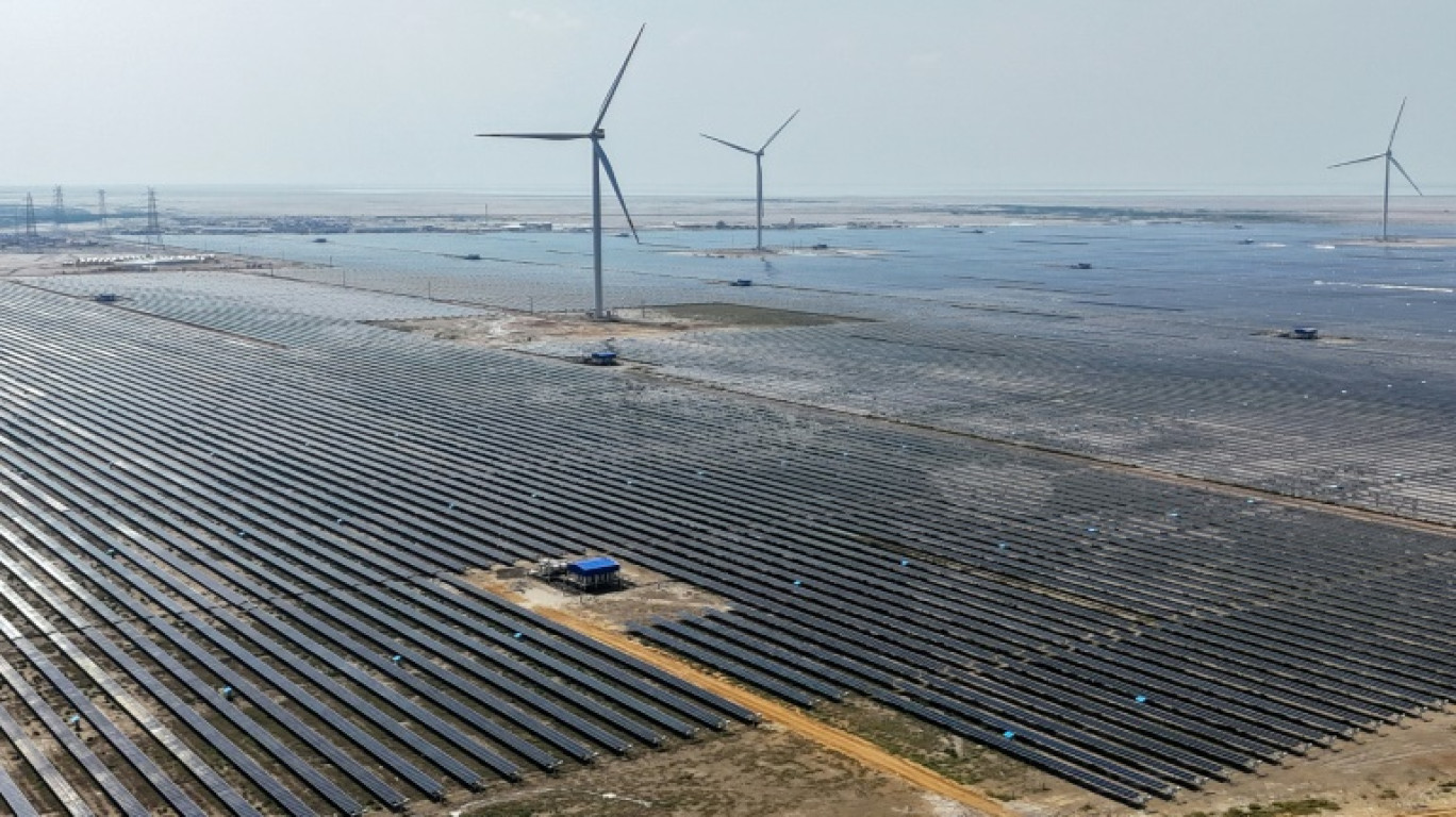 découvrez comment la france atteint une capacité solaire de 1,35 gw, une avancée significative vers la transition énergétique et la réduction des émissions de carbone. explorez les initiatives pour promouvoir l'énergie renouvelable et ses impacts sur l'avenir durable du pays.