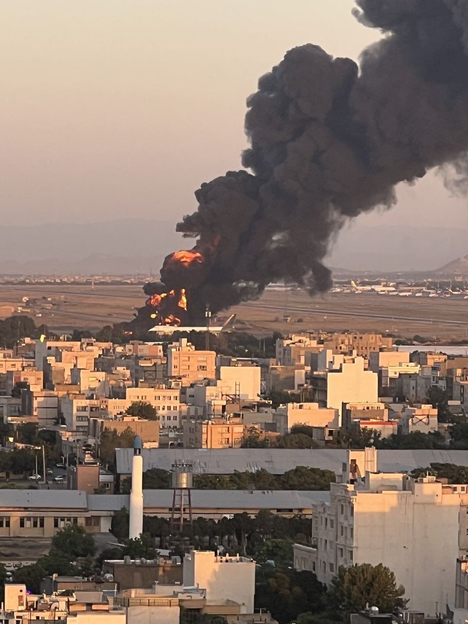 découvrez comment la situation géopolitique de gaza interagit avec les enjeux de la révolution solaire. analyse des impacts environnementaux, économiques et sociaux liés à l'énergie solaire dans cette région en conflit.