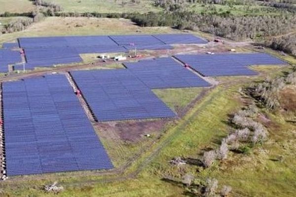 d&eacute;couvrez l'inauguration de notre nouvelle centrale solaire, un projet innovant qui marque un pas important vers une &eacute;nergie durable. rejoignez-nous pour c&eacute;l&eacute;brer cette avanc&eacute;e &eacute;cologique et explorez comment cette installation contribuera &agrave; un avenir plus vert.