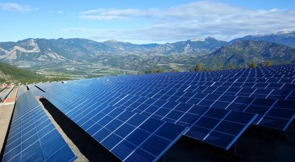 découvrez la législation solaire en france : les lois, les réglementations et les incitations liées à l'énergie solaire. informez-vous sur les droits et obligations des citoyens et des entreprises pour promouvoir l'usage des énergies renouvelables.