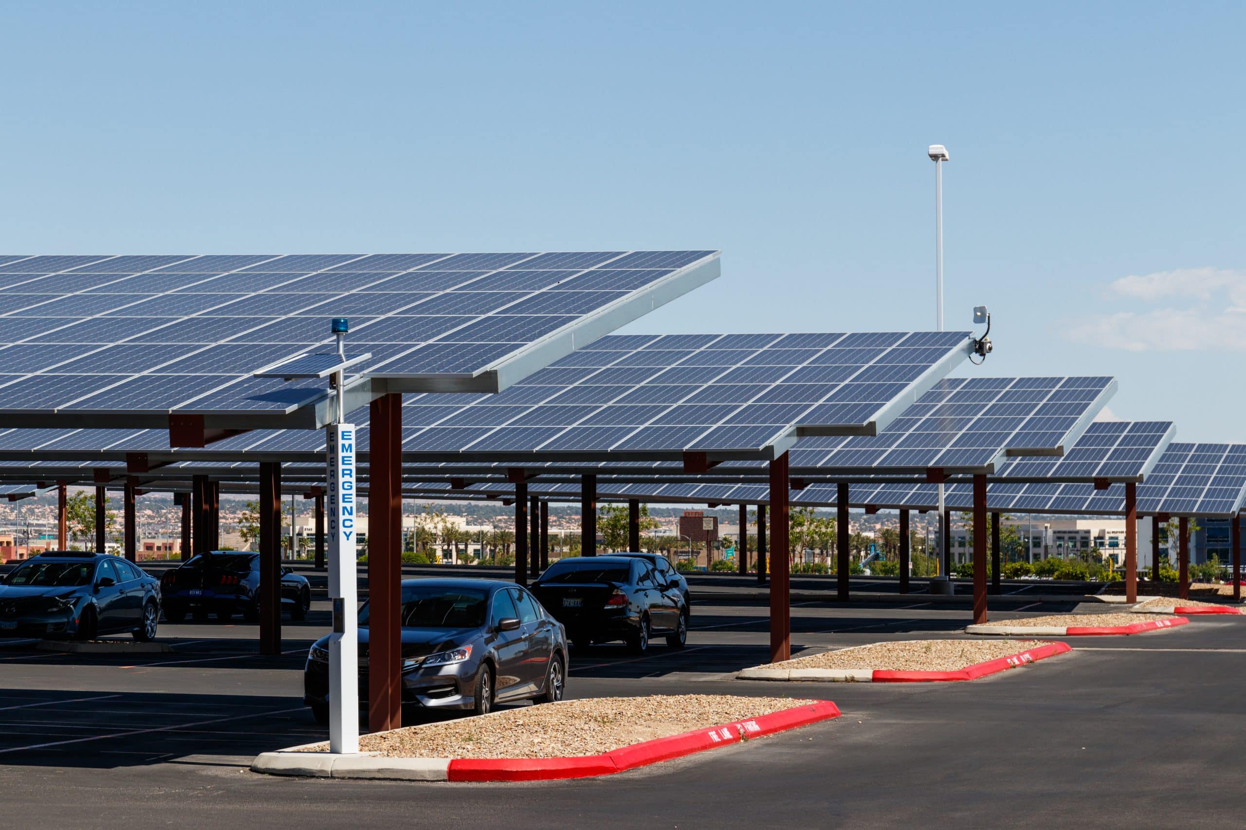 d&eacute;couvrez nos panneaux solaires adapt&eacute;s aux besoins sp&eacute;cifiques du proche-orient. optimis&eacute;s pour des performances maximales, ils vous permettent de profiter d'une &eacute;nergie renouvelable fiable et durable tout en respectant l'environnement. transformez votre consommation &eacute;nerg&eacute;tique d&egrave;s aujourd'hui !