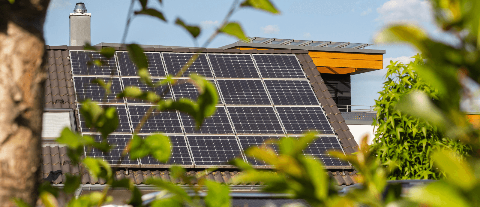 d&eacute;couvrez tout ce qu'il faut savoir sur les panneaux solaires en 2025 : innovations, tendances du march&eacute;, conseils d'installation et avantages &eacute;cologiques pour un avenir durable. adoptez l'&eacute;nergie solaire et transformez votre consommation &eacute;nerg&eacute;tique d&egrave;s aujourd'hui.
