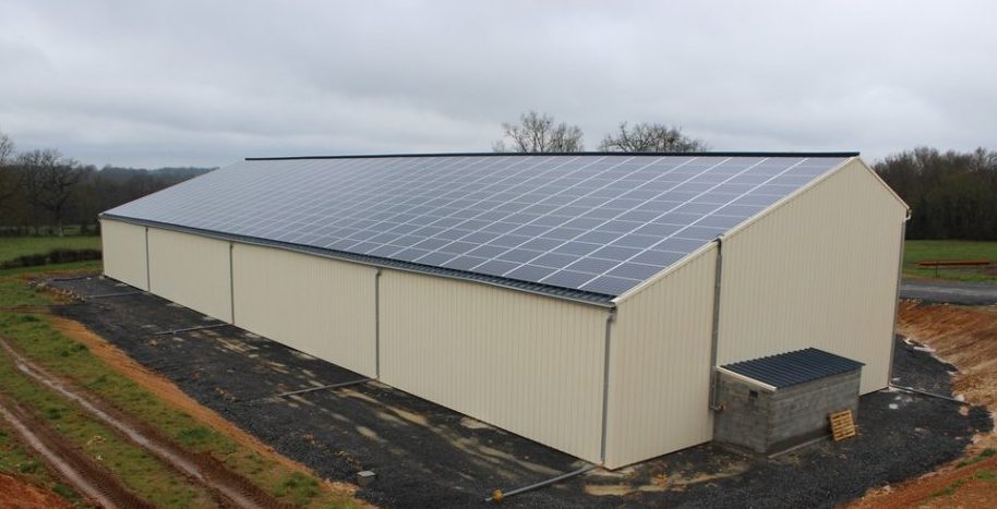 d&eacute;couvrez comment les panneaux solaires peuvent transformer votre b&acirc;timent en une source d'&eacute;nergie durable. optimisez votre consommation d'&eacute;nergie et r&eacute;duisez votre empreinte carbone gr&acirc;ce &agrave; des solutions photovolta&iuml;ques innovantes.