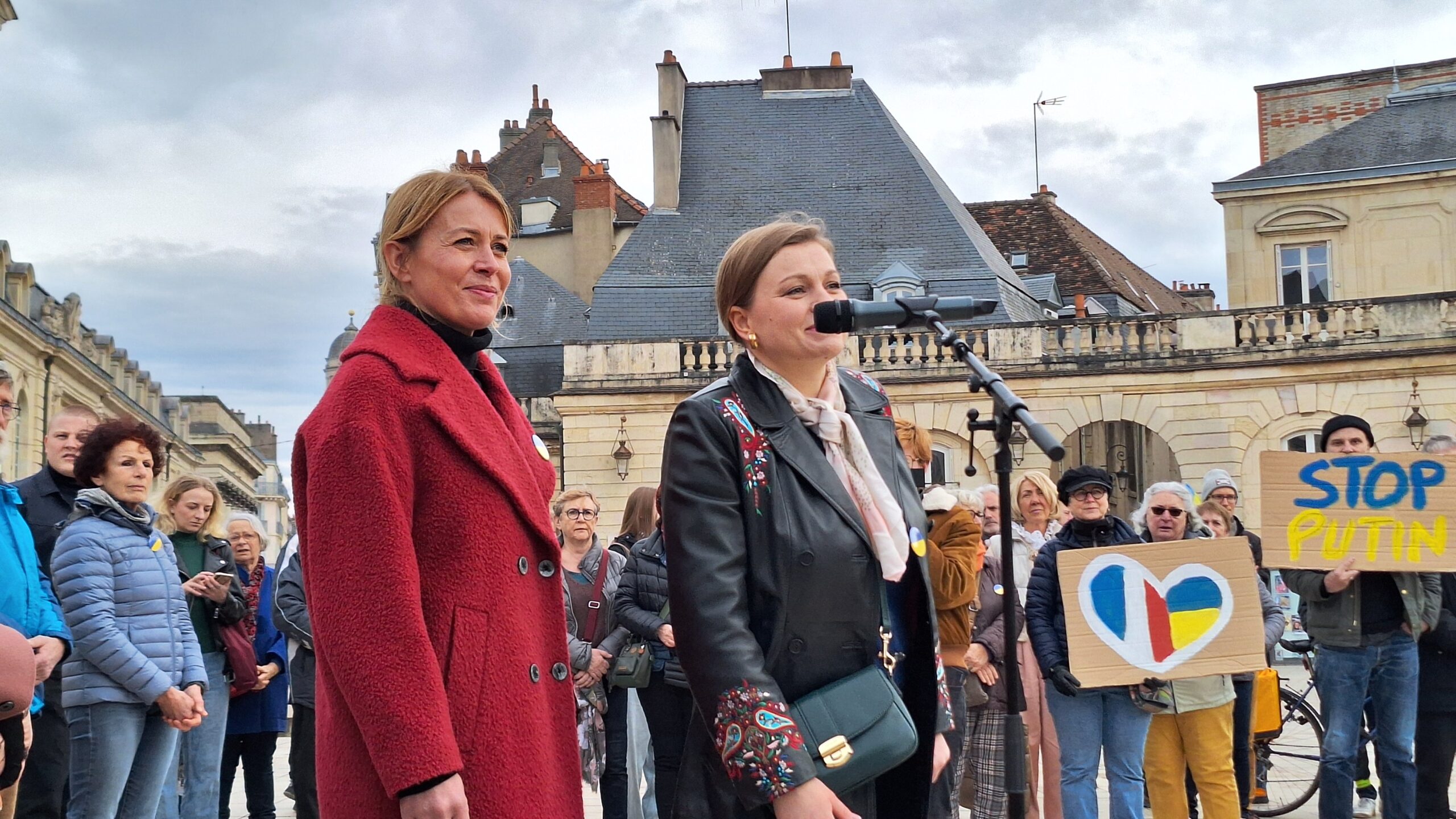d&eacute;couvrez les initiatives de partenariat entre la bourgogne et l'ukraine, renfor&ccedil;ant les liens culturels, &eacute;conomiques et sociaux. explorez les projets collaboratifs qui soutiennent le d&eacute;veloppement durable et l'enrichissement mutuel des deux r&eacute;gions.