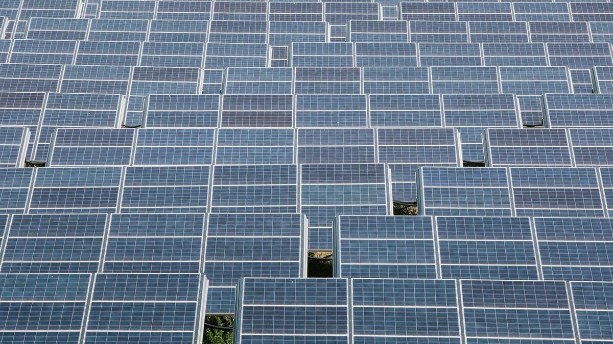 découvrez les dernières tendances et évolutions du marché photovoltaïque en france en septembre 2018. analyse des politiques énergétiques, innovations technologiques et impact sur l'industrie solaire.